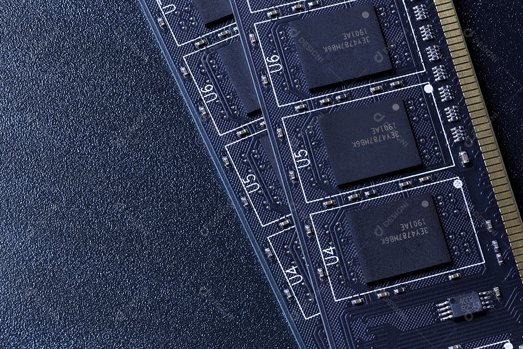 Fundo universal escuro de close-up de memória ram de PC preto com foco seletivo