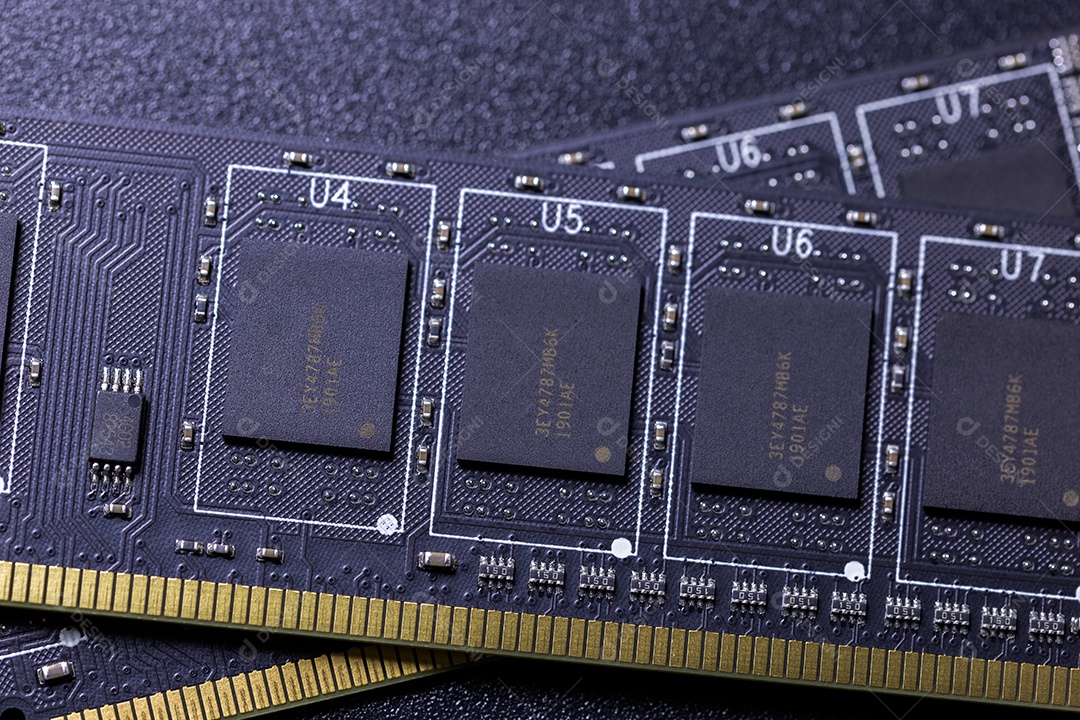 Fundo universal escuro de close-up de memória ram de PC preto com foco seletivo