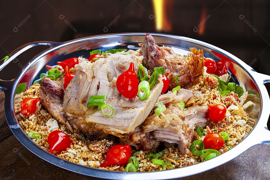 Farofa de carne com pimentas