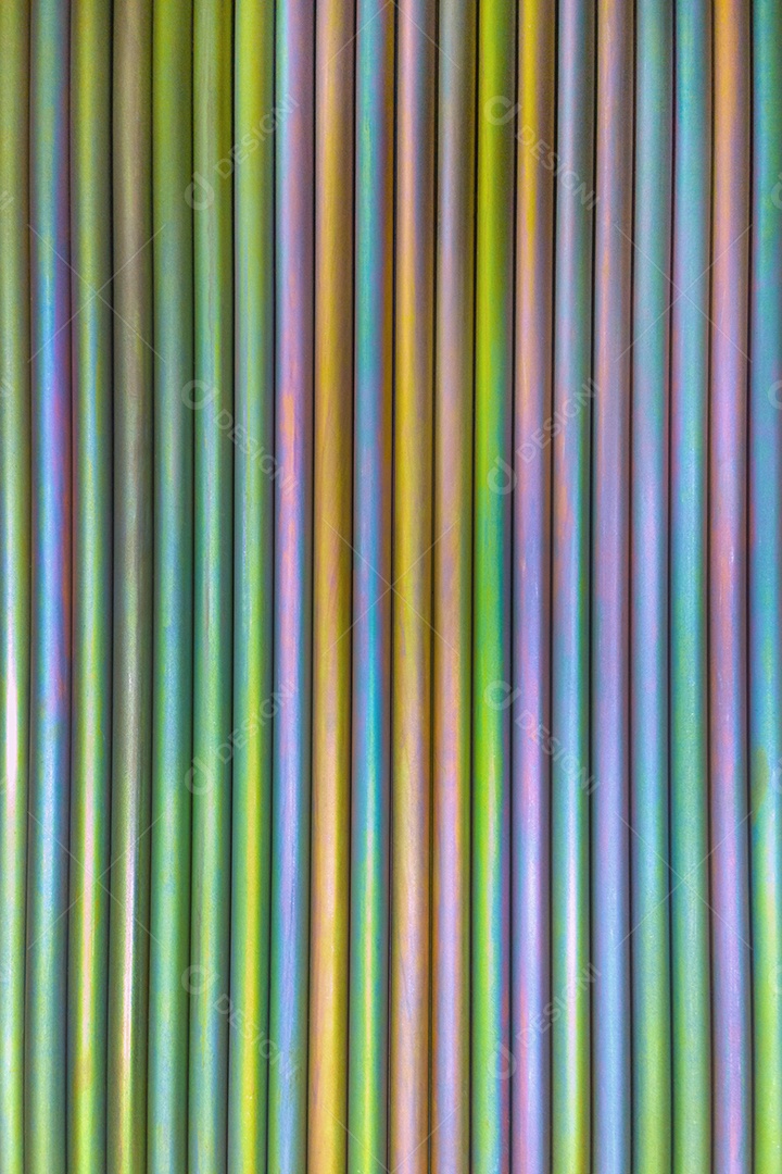 Um fundo abstrato com linhas de barras de aço coloridas revestidas de cádmio