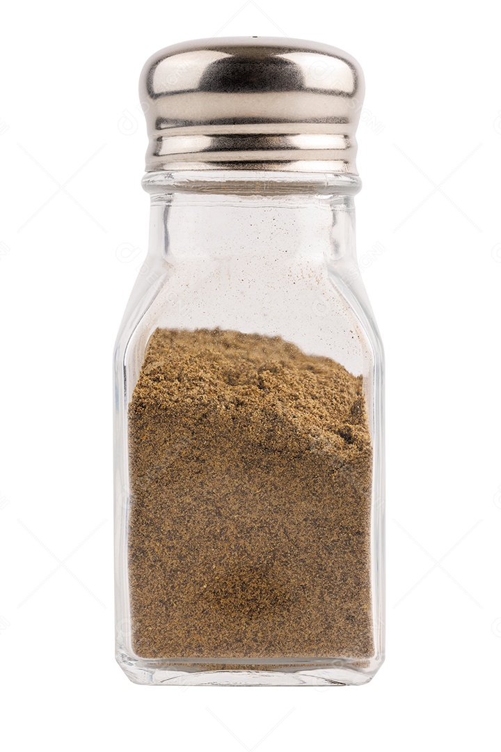 Pote de vidro com tempero isolado no fundo branco