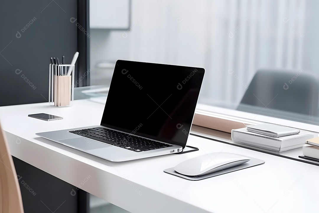 Laptop sobre a mesa de escritório em casa ou no escritório