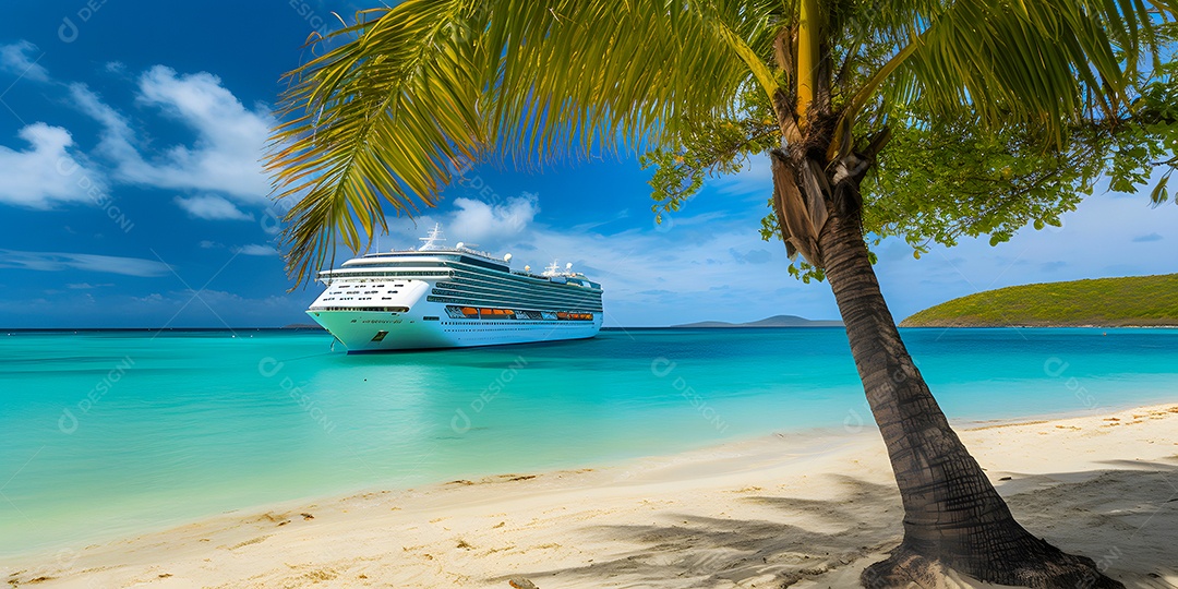 Grande navio de cruzeiro ao fundo com uma palmeira em uma praia de coral de areia branca