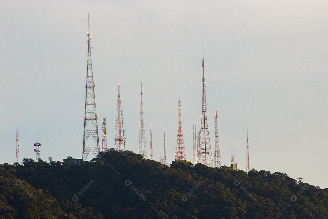 Vista das antenas de sumare no rio de janeiro
