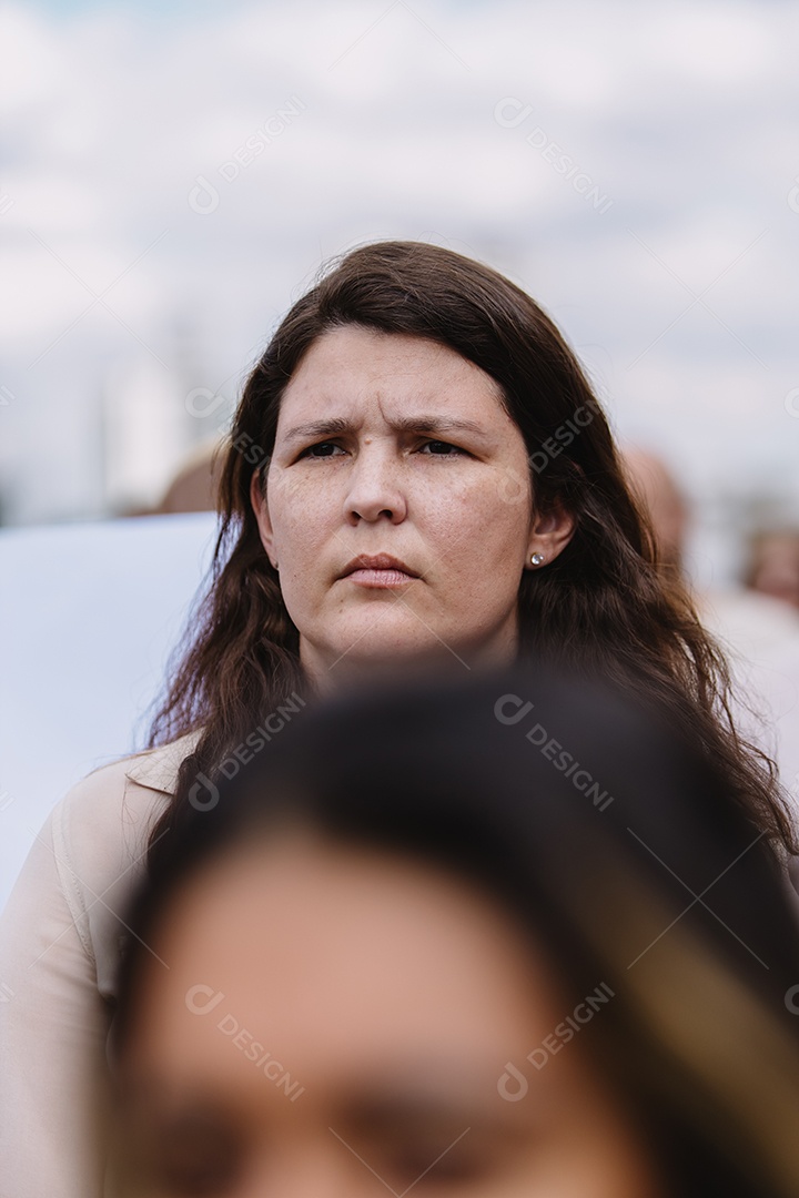 Grupo de pessoas em manifestação