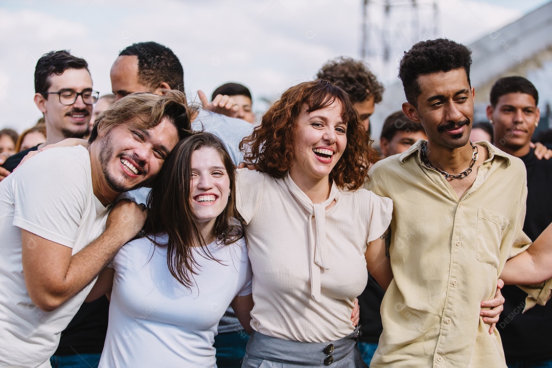 Grupo de pessoas em manifestação