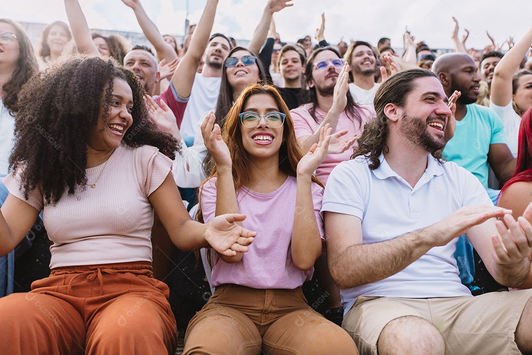 Grupo de pessoas em manifestação