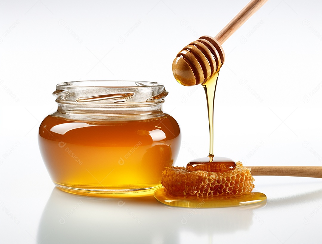 Mel no pote com uma colher de pau