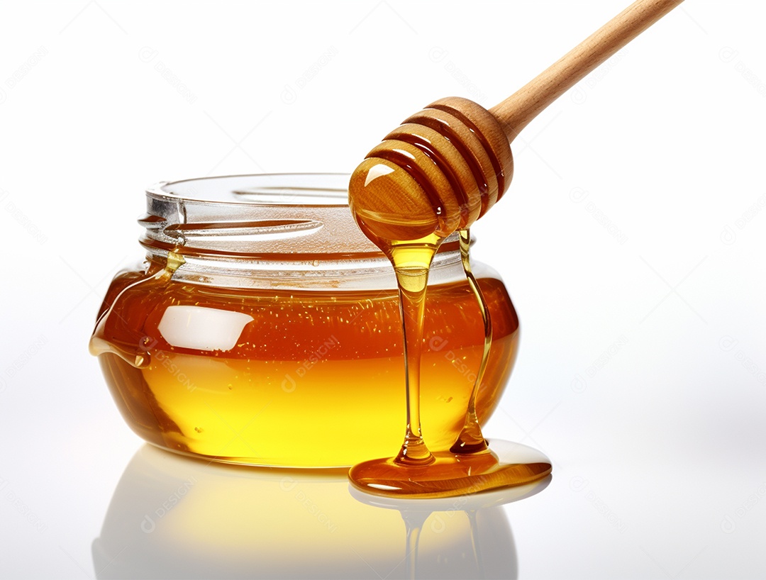 Mel no pote com uma colher de pau