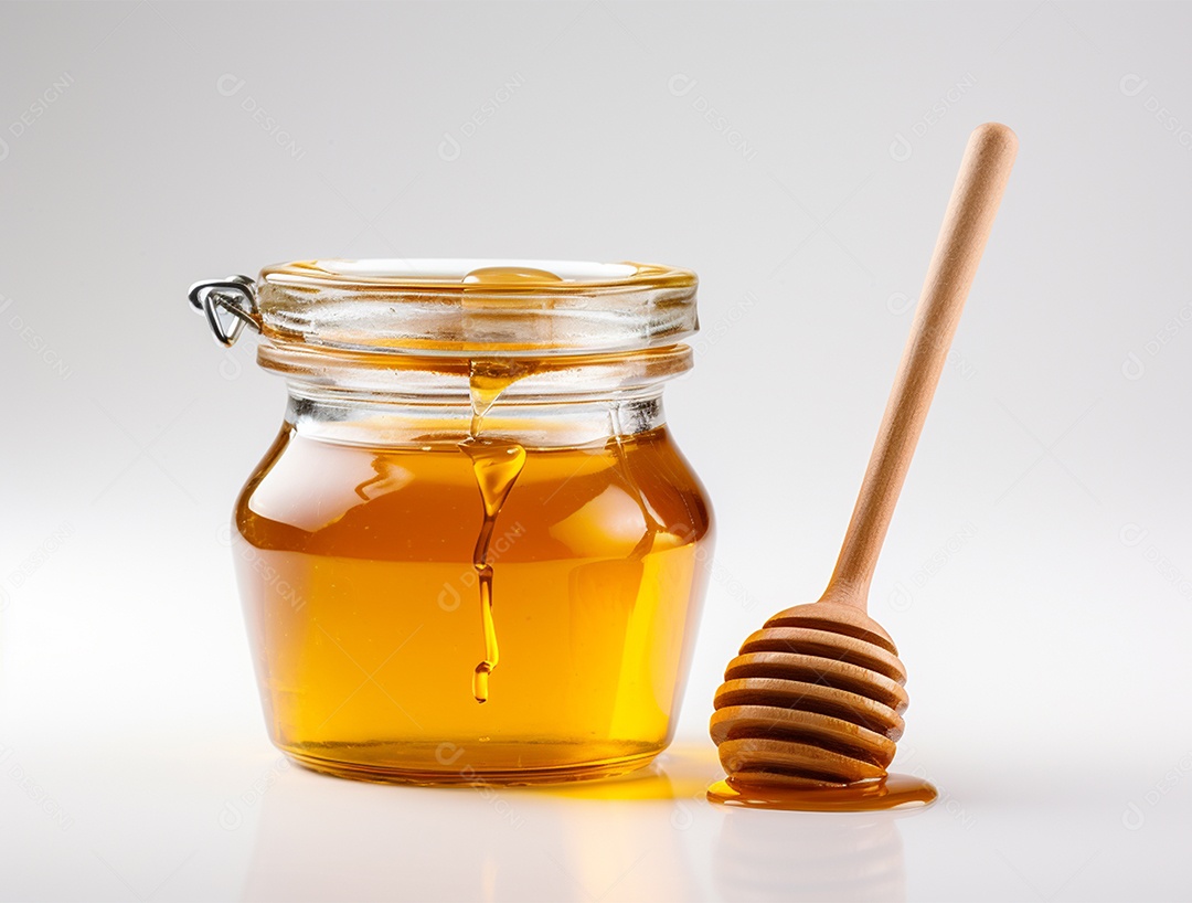 Mel no pote com uma colher de pau
