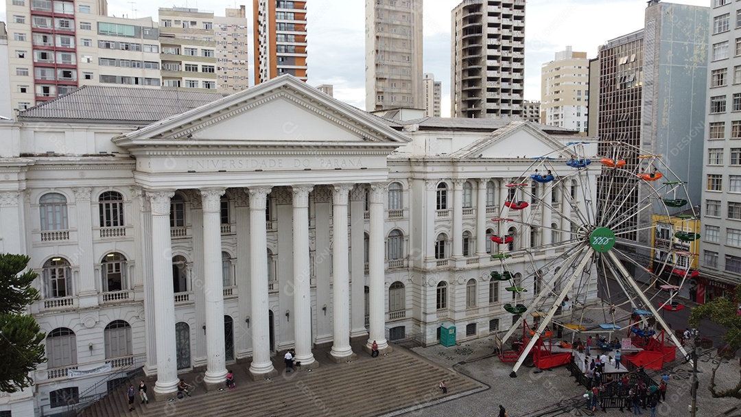 Lindo local lugar turístico grande edifício
