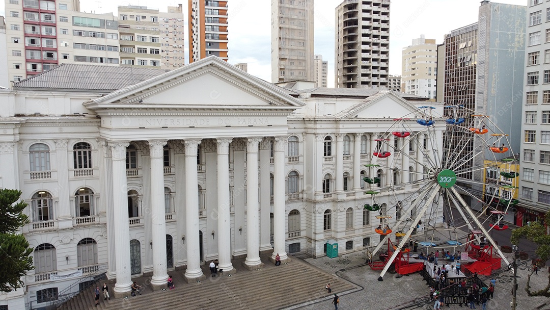 Lindo local lugar turístico grande edifício