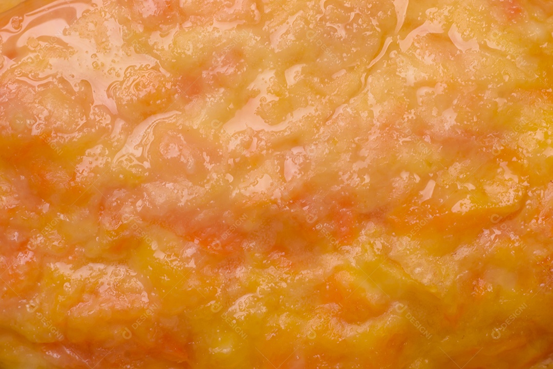 Deliciosas costeletas de vapor com cenoura, queijo, sal e especiarias sobre um fundo escuro de concreto