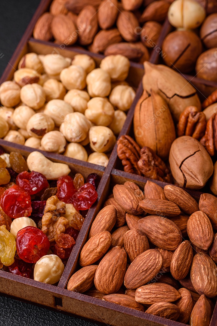 Mistura de nozes de macadâmia torradas, castanhas de caju, nozes, amêndoas