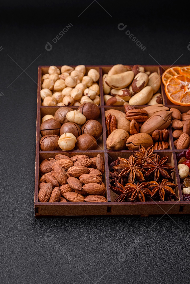 Mistura de nozes de macadâmia torradas, castanhas de caju, nozes, amêndoas