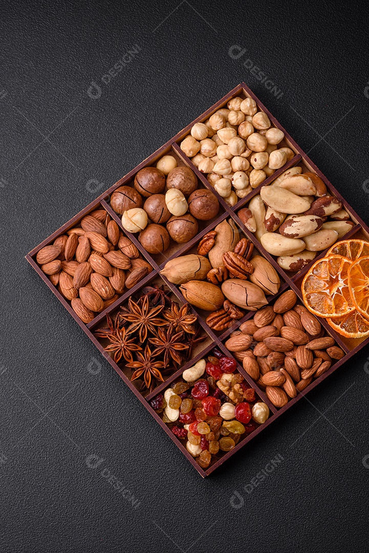 Mistura de nozes de macadâmia torradas, castanhas de caju, nozes, amêndoas