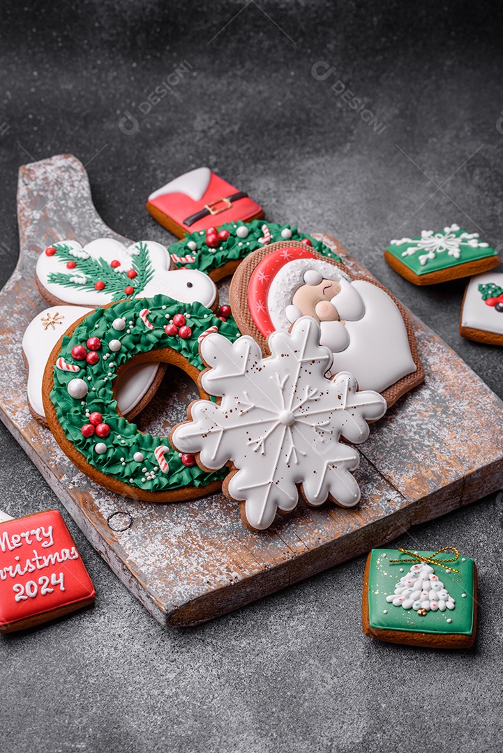 Lindos biscoitos de gengibre decorados para o natal
