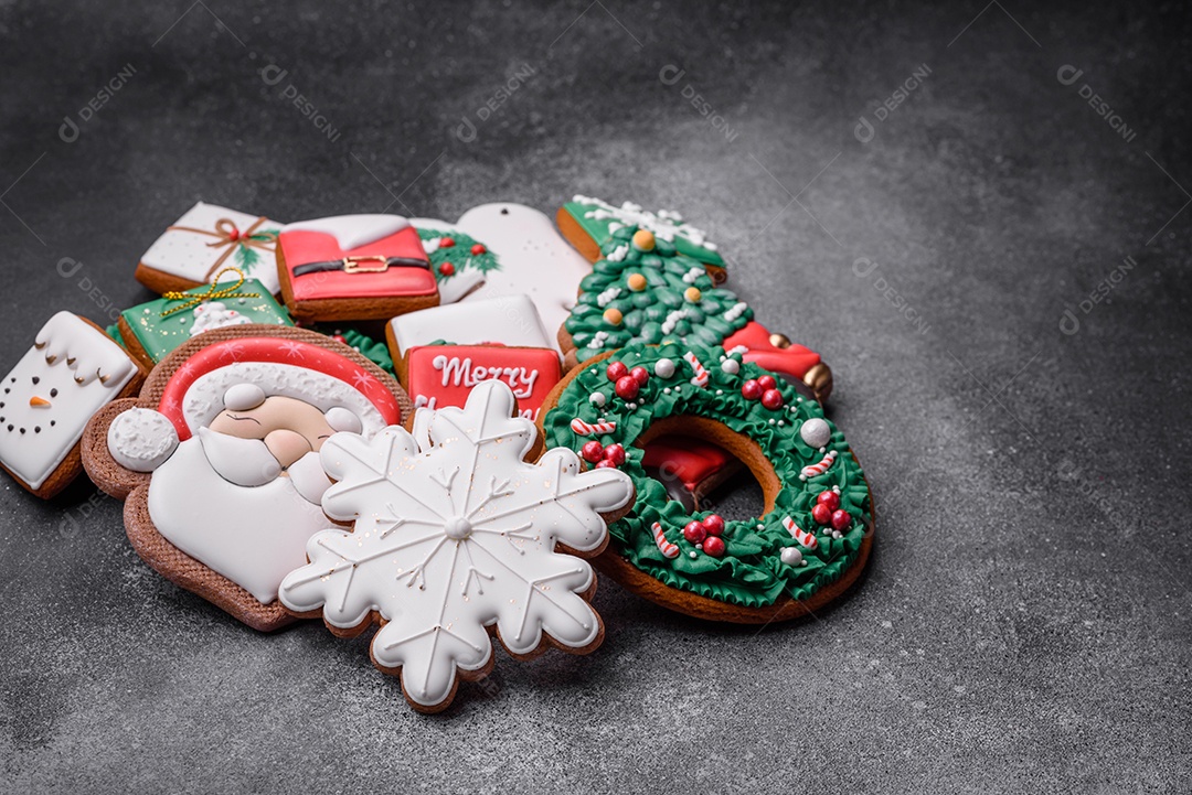Lindos biscoitos de gengibre decorados para o natal