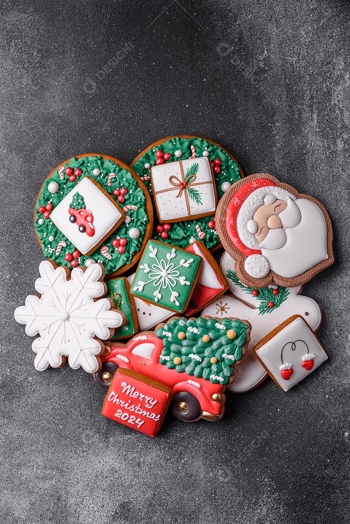Lindos biscoitos de gengibre decorados para o natal