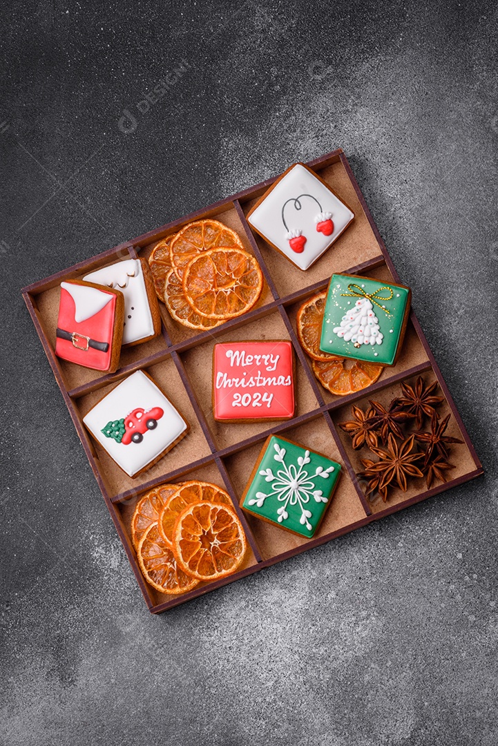Lindos biscoitos de gengibre decorados para o natal