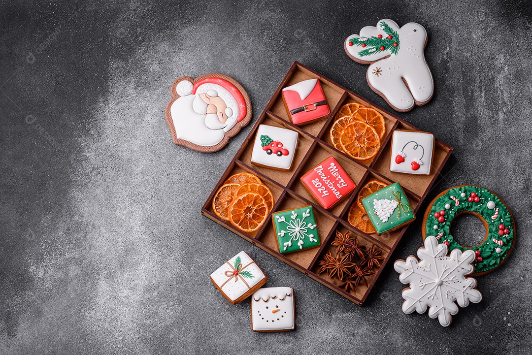 Lindos biscoitos de gengibre decorados para o natal