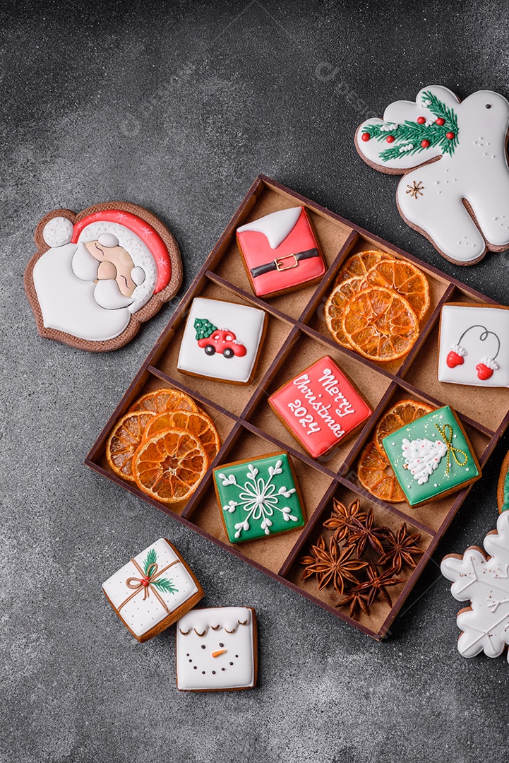 Lindos biscoitos de gengibre decorados para o natal