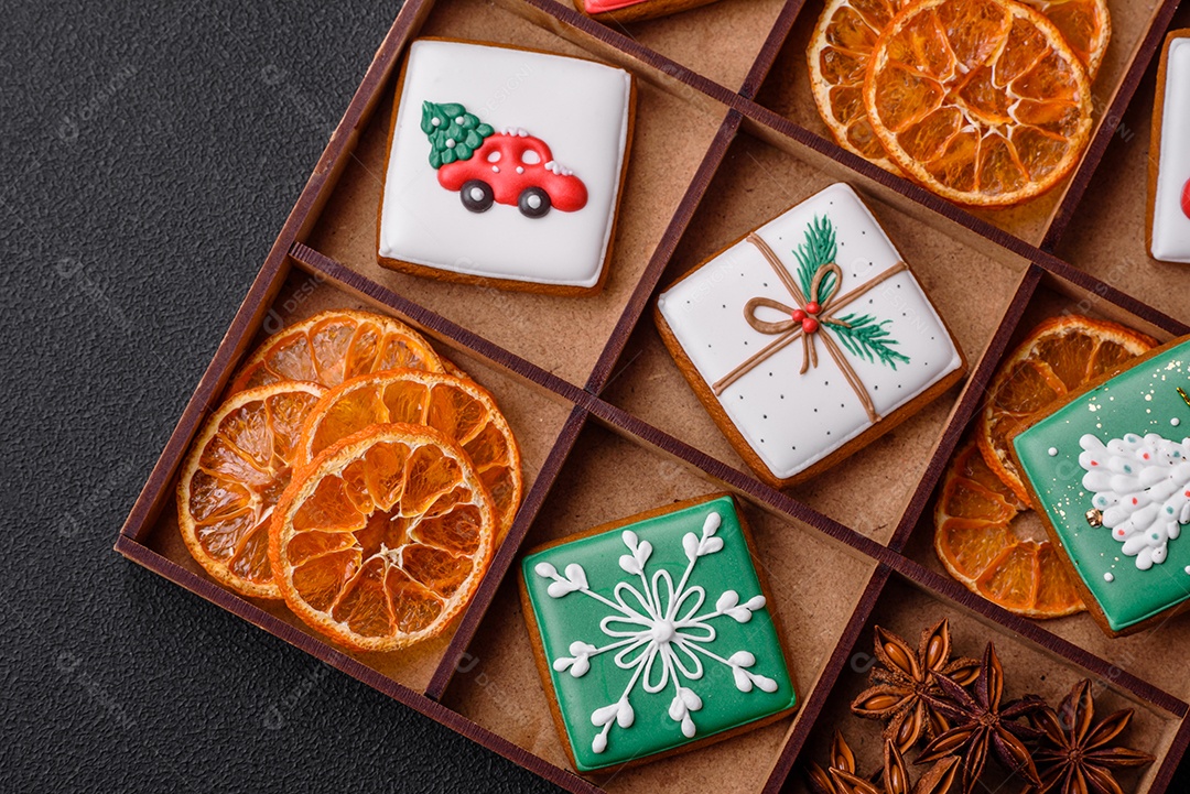 Lindos biscoitos de gengibre decorados para o natal