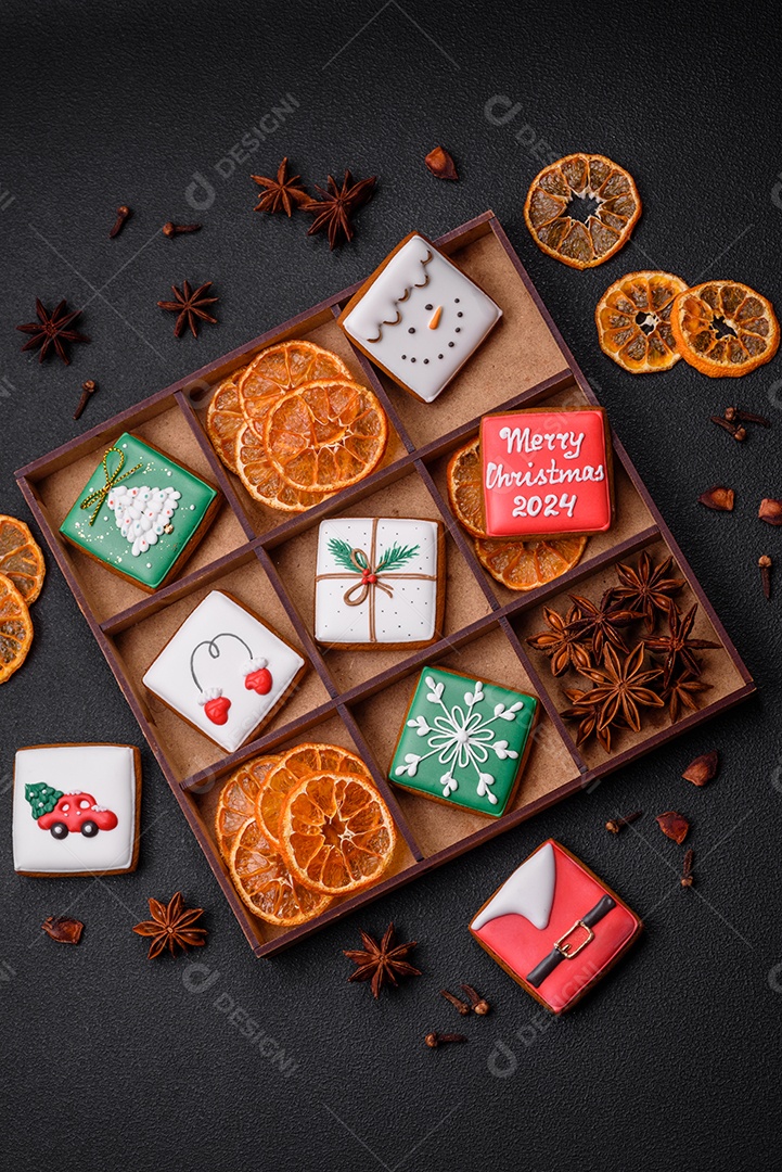 Lindos biscoitos de gengibre decorados para o natal