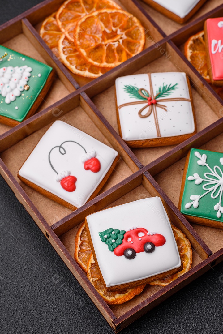 Lindos biscoitos de gengibre decorados para o natal