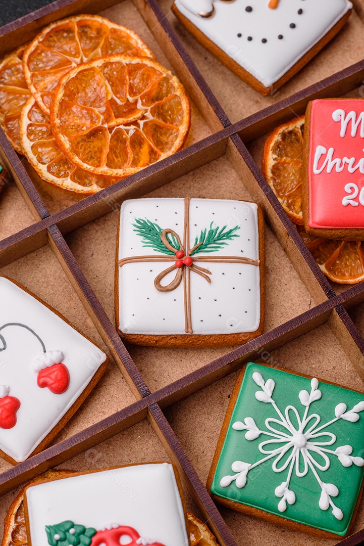 Lindos biscoitos de gengibre decorados para o natal