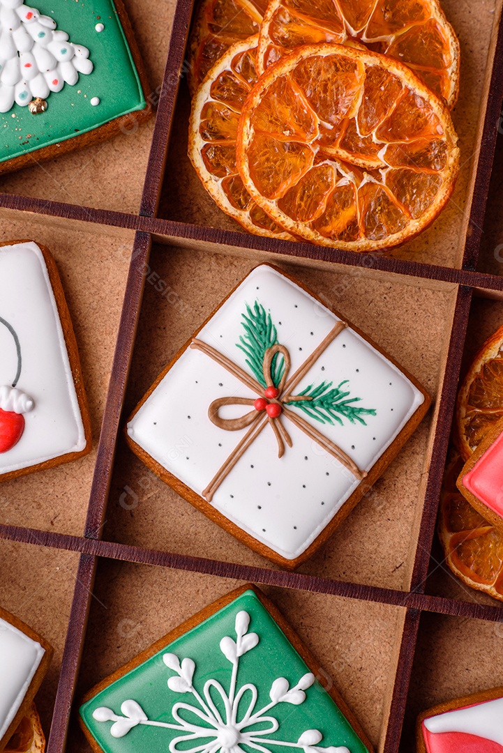 Lindos biscoitos de gengibre decorados para o natal