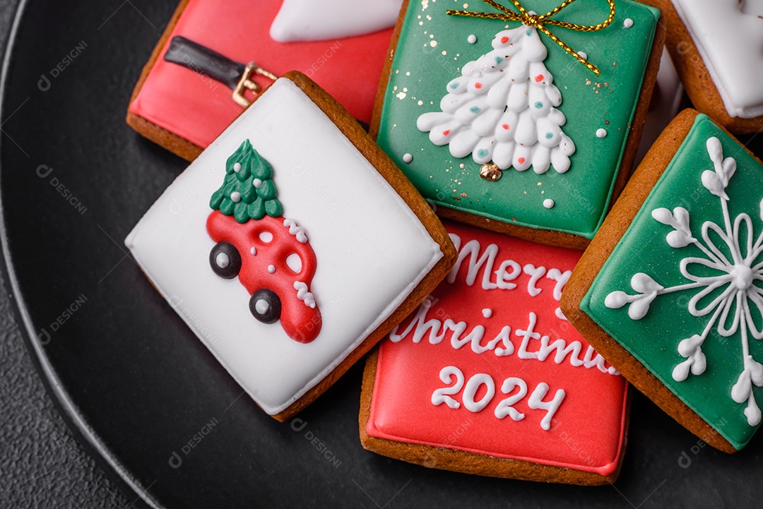 Lindos biscoitos de gengibre decorados para o natal