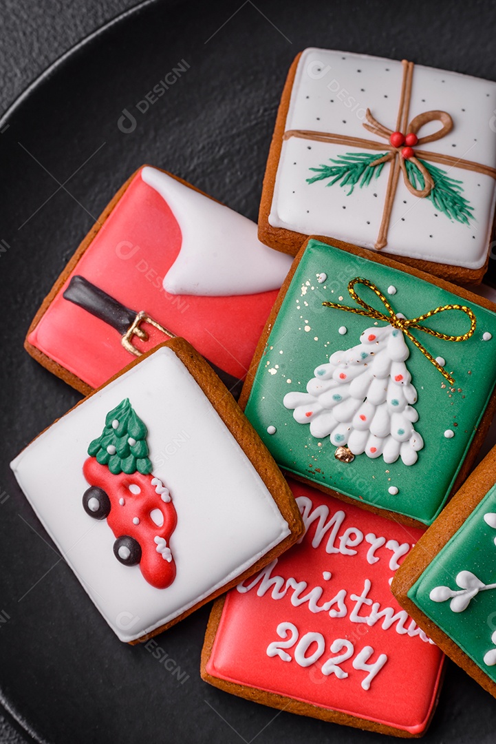 Lindos biscoitos de gengibre decorados para o natal