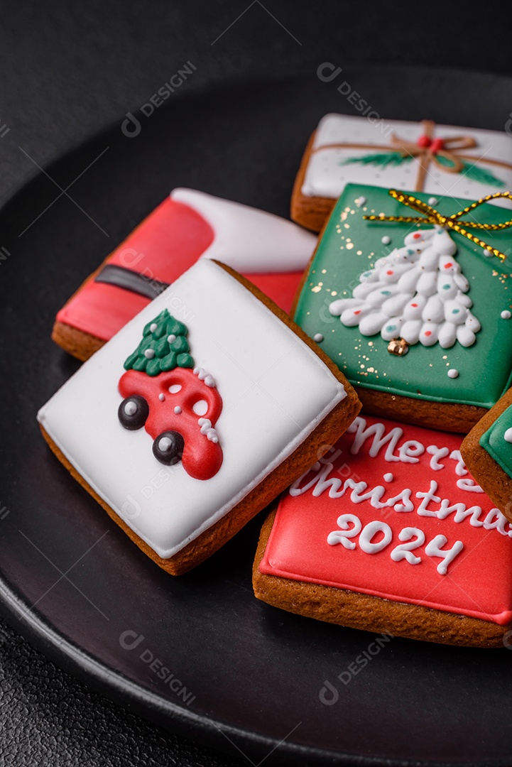 Lindos biscoitos de gengibre decorados para o natal