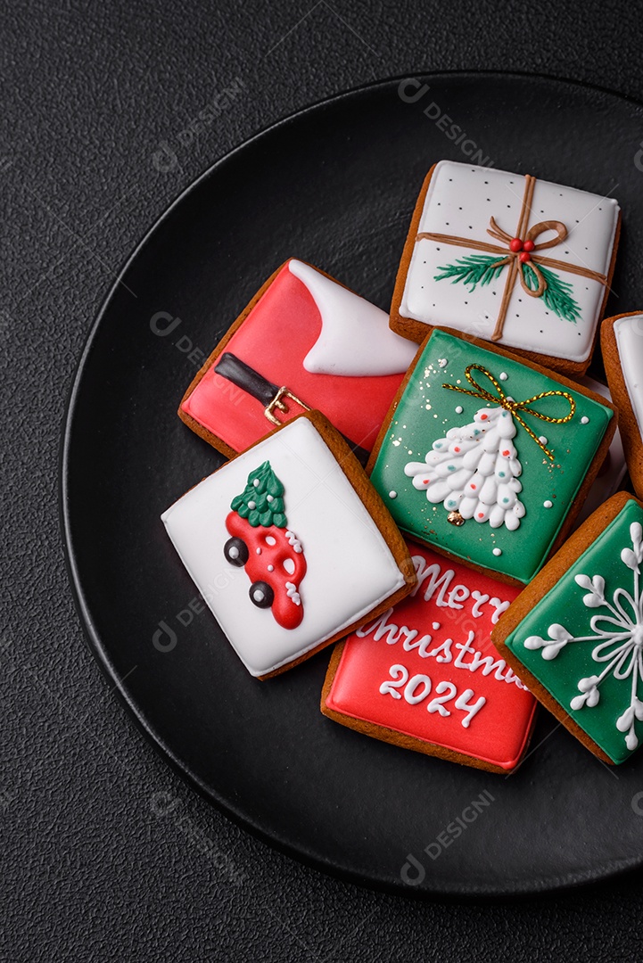 Lindos biscoitos de gengibre decorados para o natal