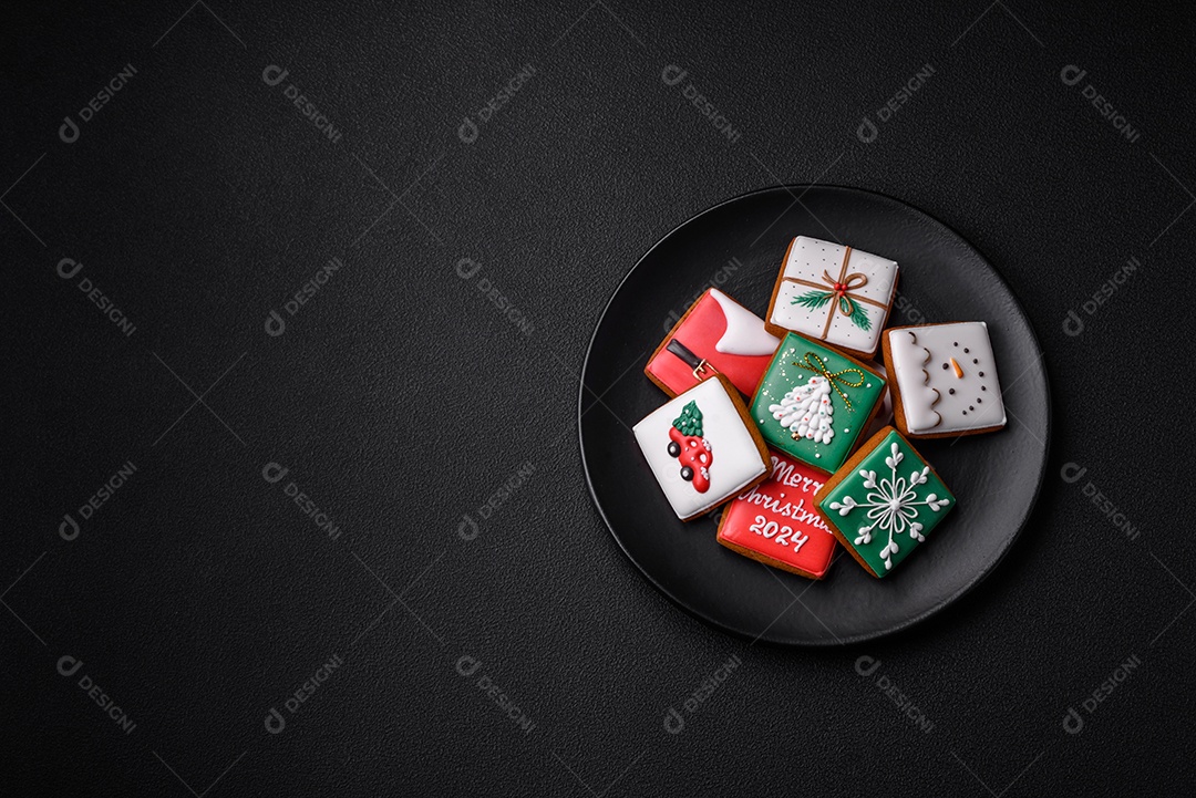 Lindos biscoitos de gengibre decorados para o natal