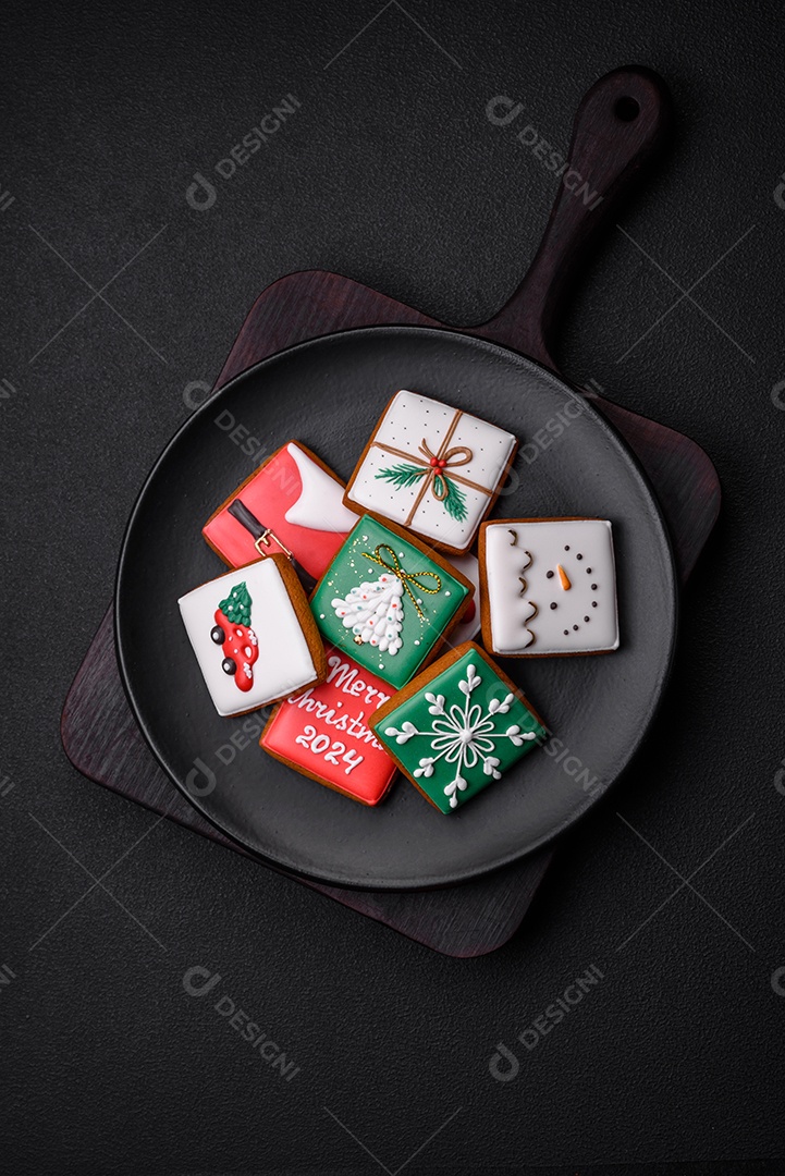 Lindos biscoitos de gengibre decorados para o natal