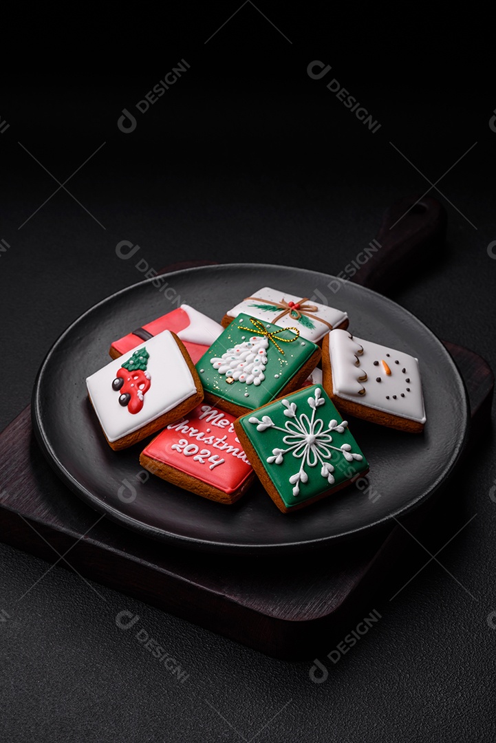 Lindos biscoitos de gengibre decorados para o natal