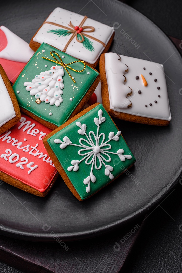 Lindos biscoitos de gengibre decorados para o natal