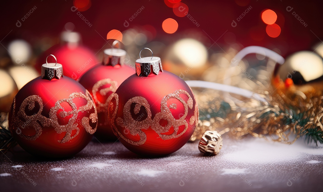 Decoração de Natal com árvore decorada, bolas, brinquedos, luzes, espaçamento de texto e fundo bokeh