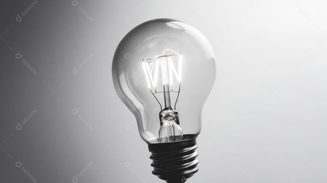 Lâmpada acesa sobre fundo claro