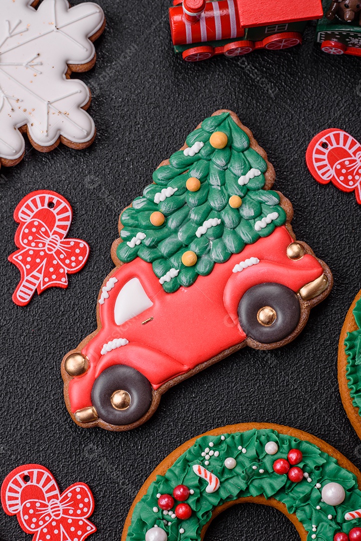Pão de gengibre de Natal. Deliciosos biscoitos de gengibre com mel, gengibre e canela. Composição de inverno