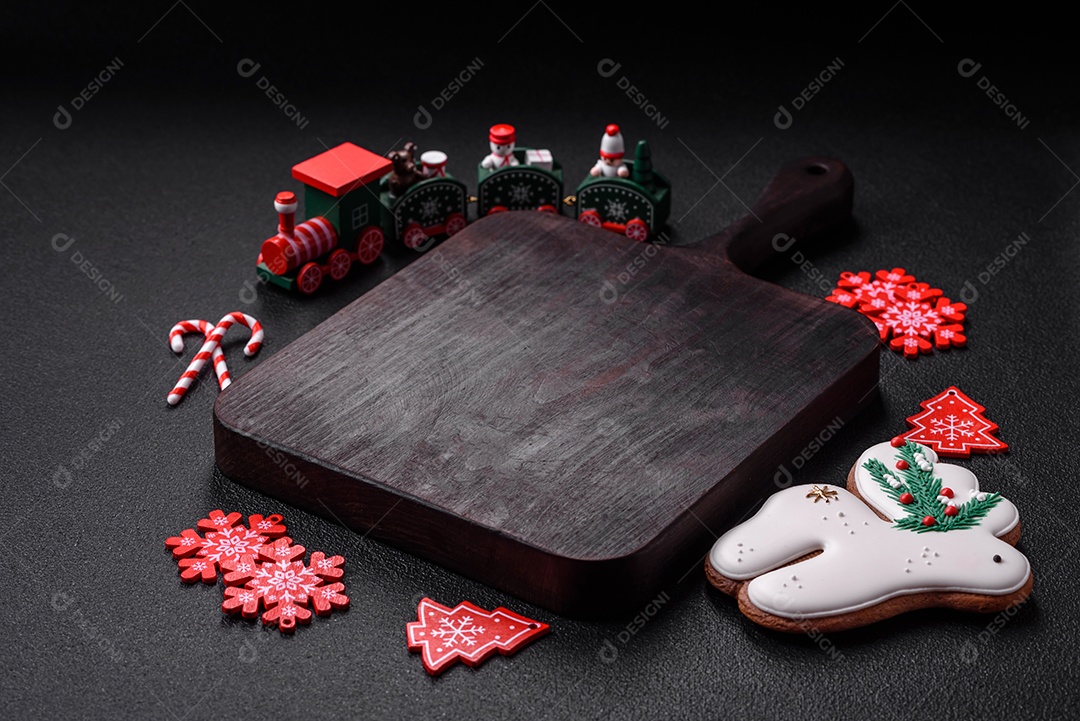 Pão de gengibre de Natal. Deliciosos biscoitos de gengibre com mel, gengibre e canela. Composição de inverno