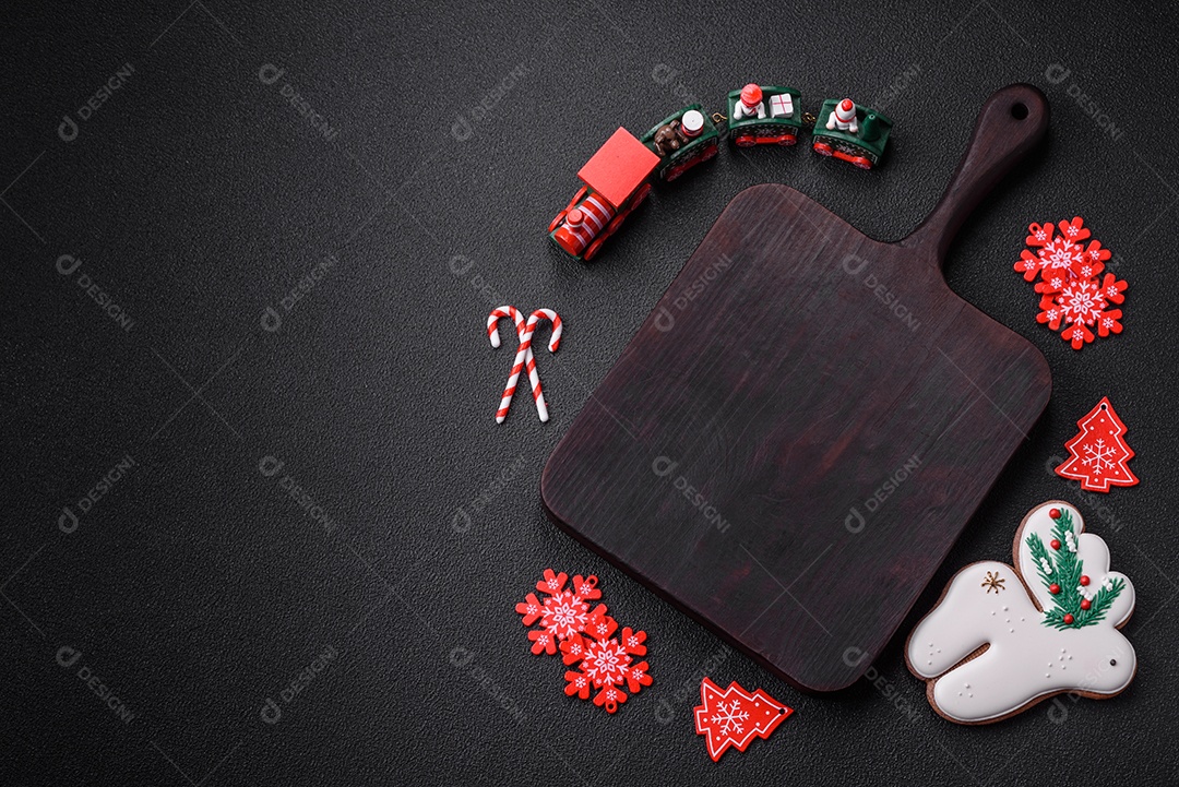 Pão de gengibre de Natal. Deliciosos biscoitos de gengibre com mel, gengibre e canela. Composição de inverno