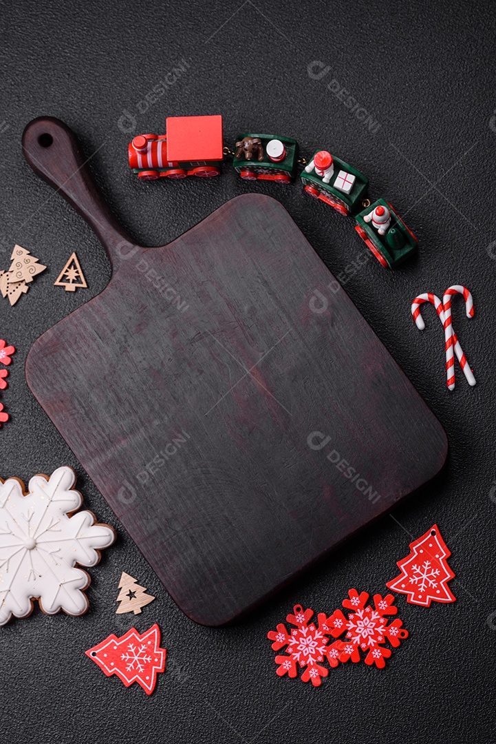 Pão de gengibre de Natal. Deliciosos biscoitos de gengibre com mel, gengibre e canela. Composição de inverno