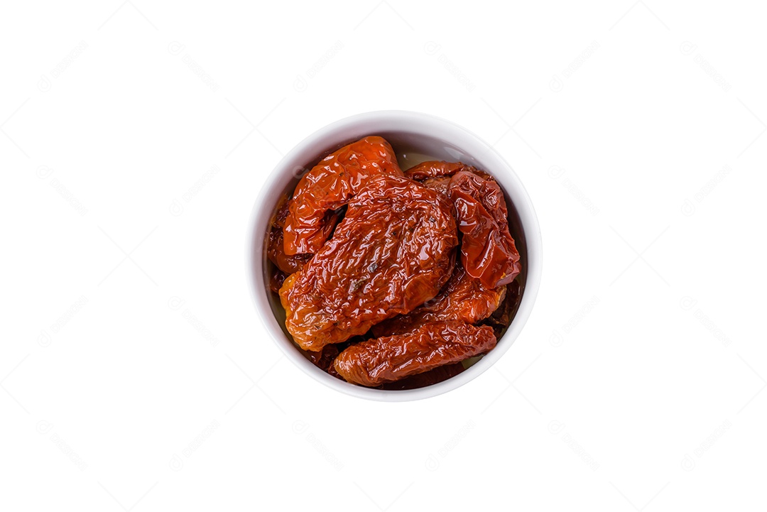 Carnes grelhadas sobre tigela