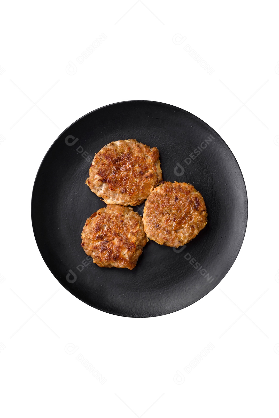 Prato de comida sobre fundo isolado branco