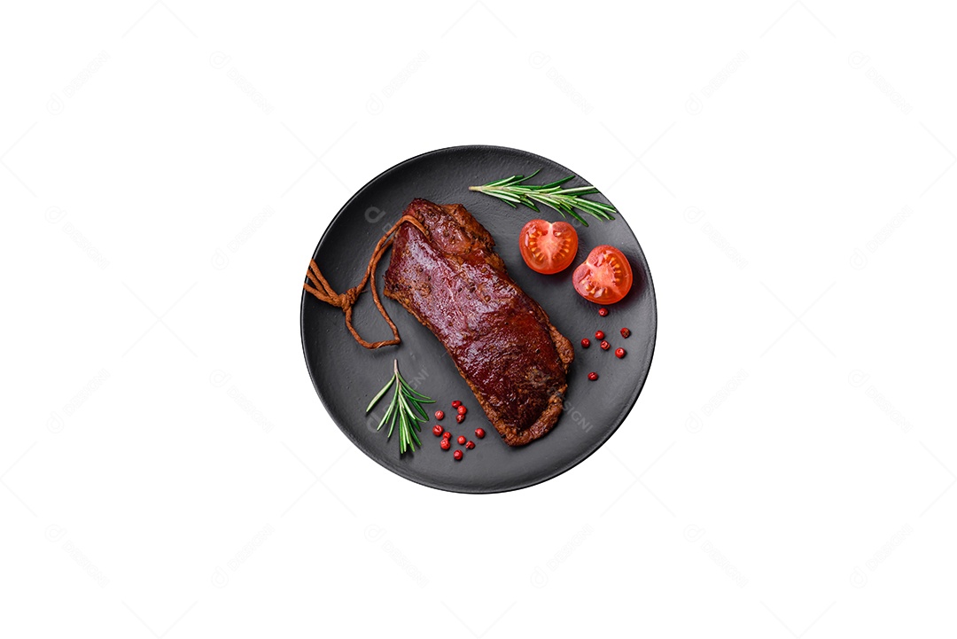 Fatia de carne sobre prato