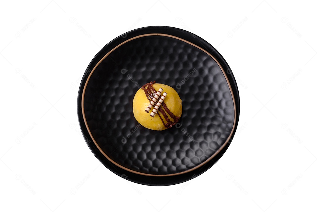 Delicioso biscoitos recheado sobre prato