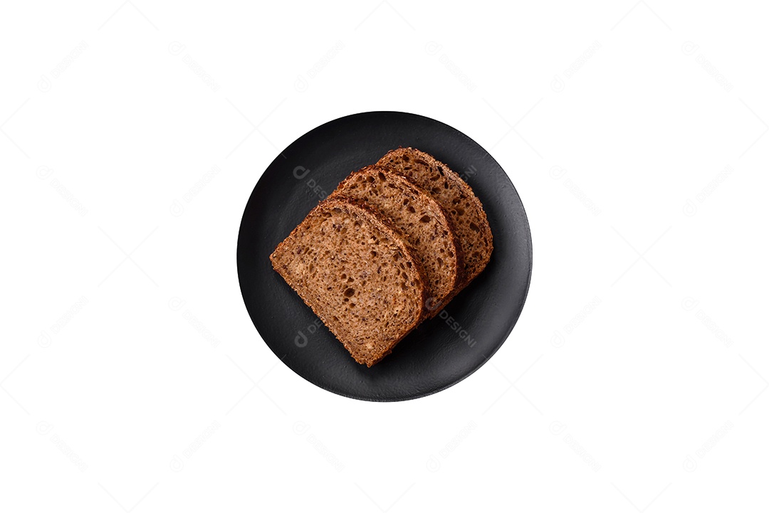Pão integral sobre fundo isolado
